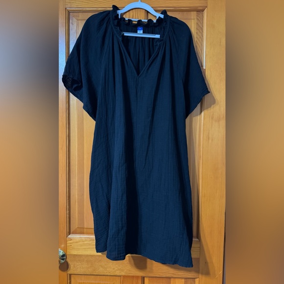 Old Navy Dresses & Skirts - Old Navy Black Dress with V-Neck and Pockets! Size XL